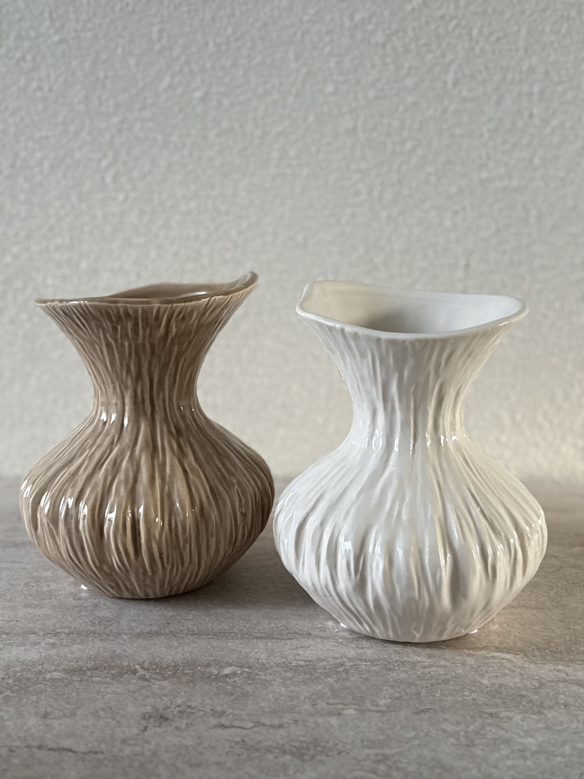 Keramieken vaas wit en zand