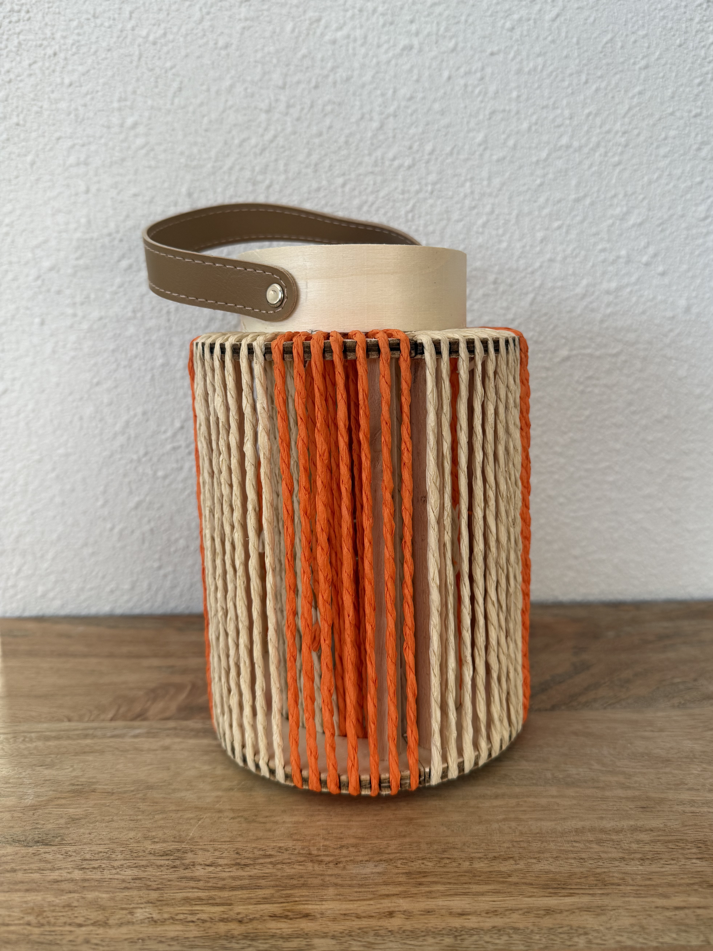 Lantaarn oranje in kamer ter inspiratie.