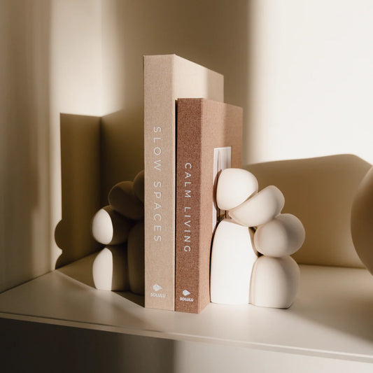 Calm Living opbergboek M neergezet met andere decoratie ter inspiratie.
