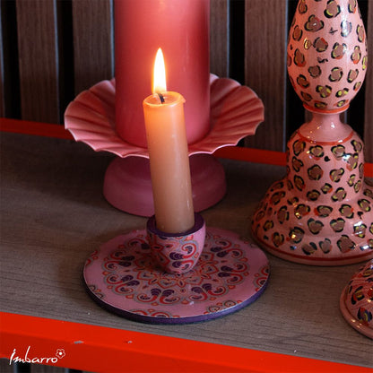Kandelaar Caress Iron in kamer ter inspiratie.